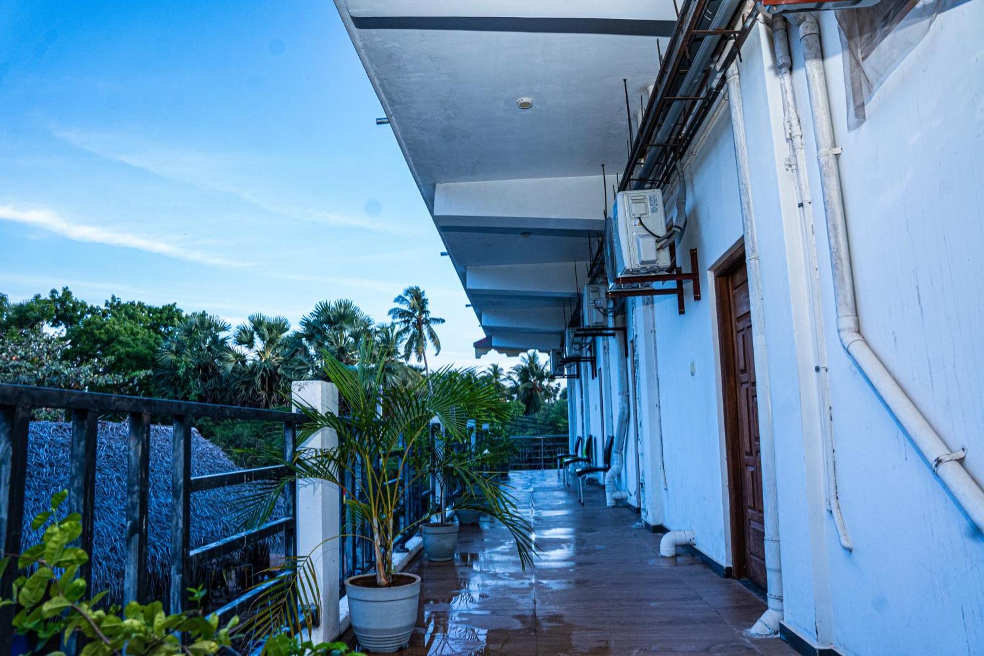Theevanni Resort ตรินโคมาลี ภายนอก รูปภาพ