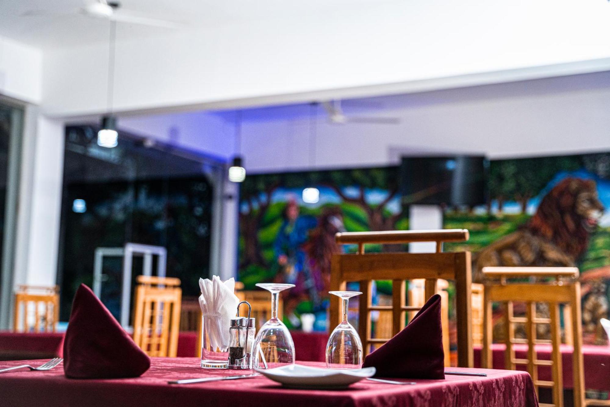 Theevanni Resort ตรินโคมาลี ภายนอก รูปภาพ