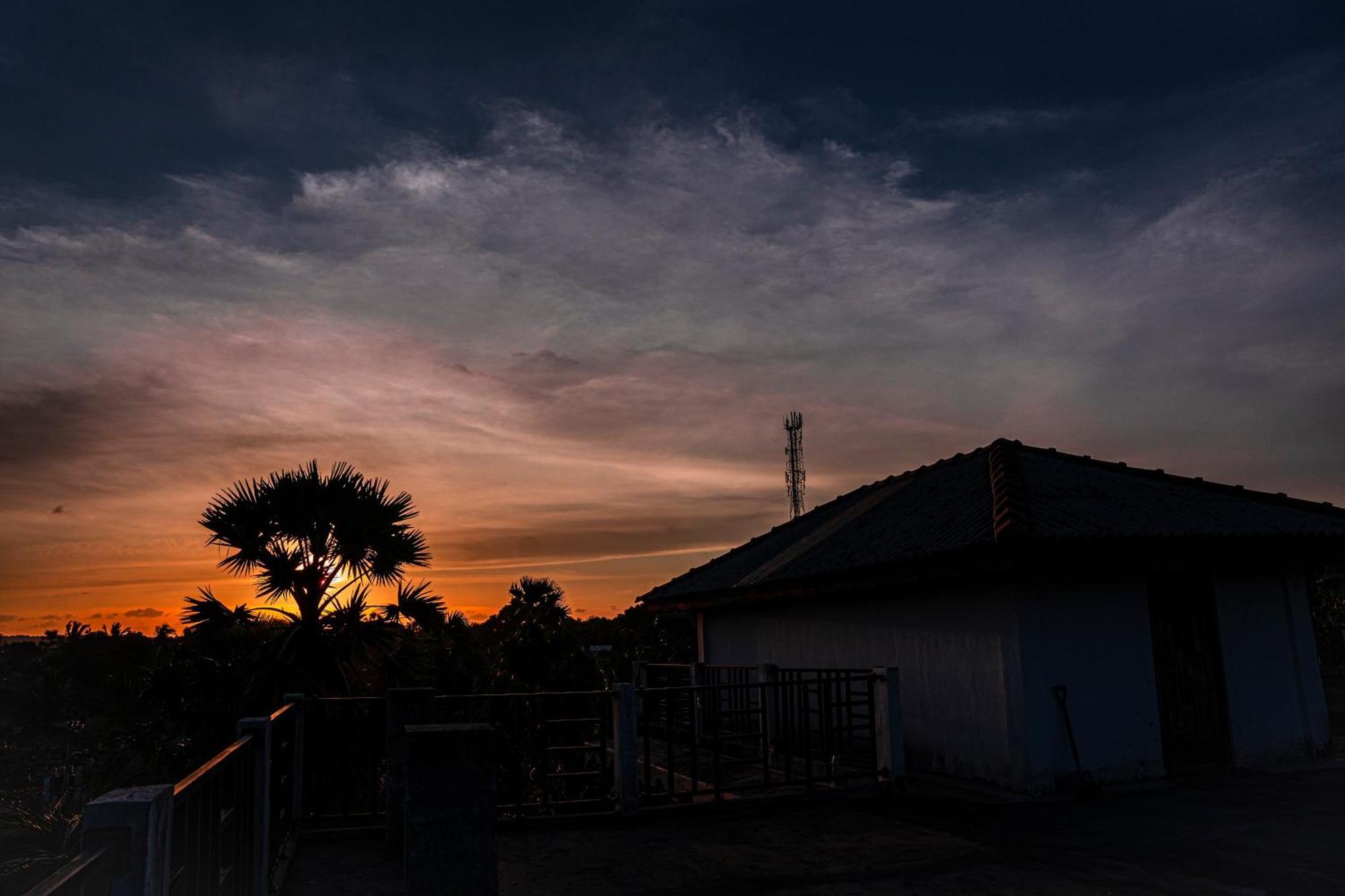Theevanni Resort ตรินโคมาลี ภายนอก รูปภาพ