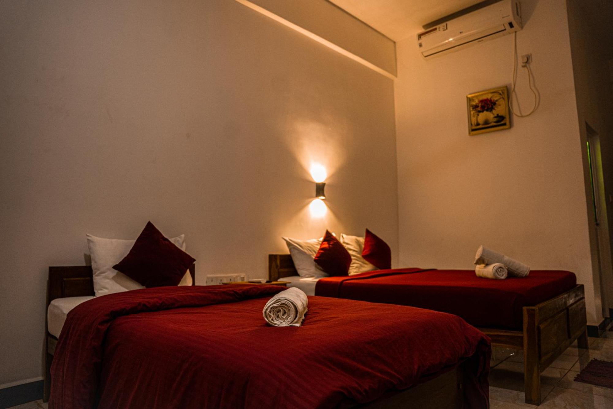 Theevanni Resort ตรินโคมาลี ภายนอก รูปภาพ