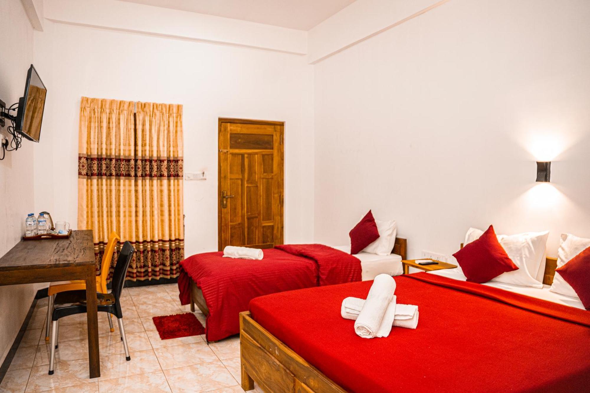 Theevanni Resort ตรินโคมาลี ภายนอก รูปภาพ