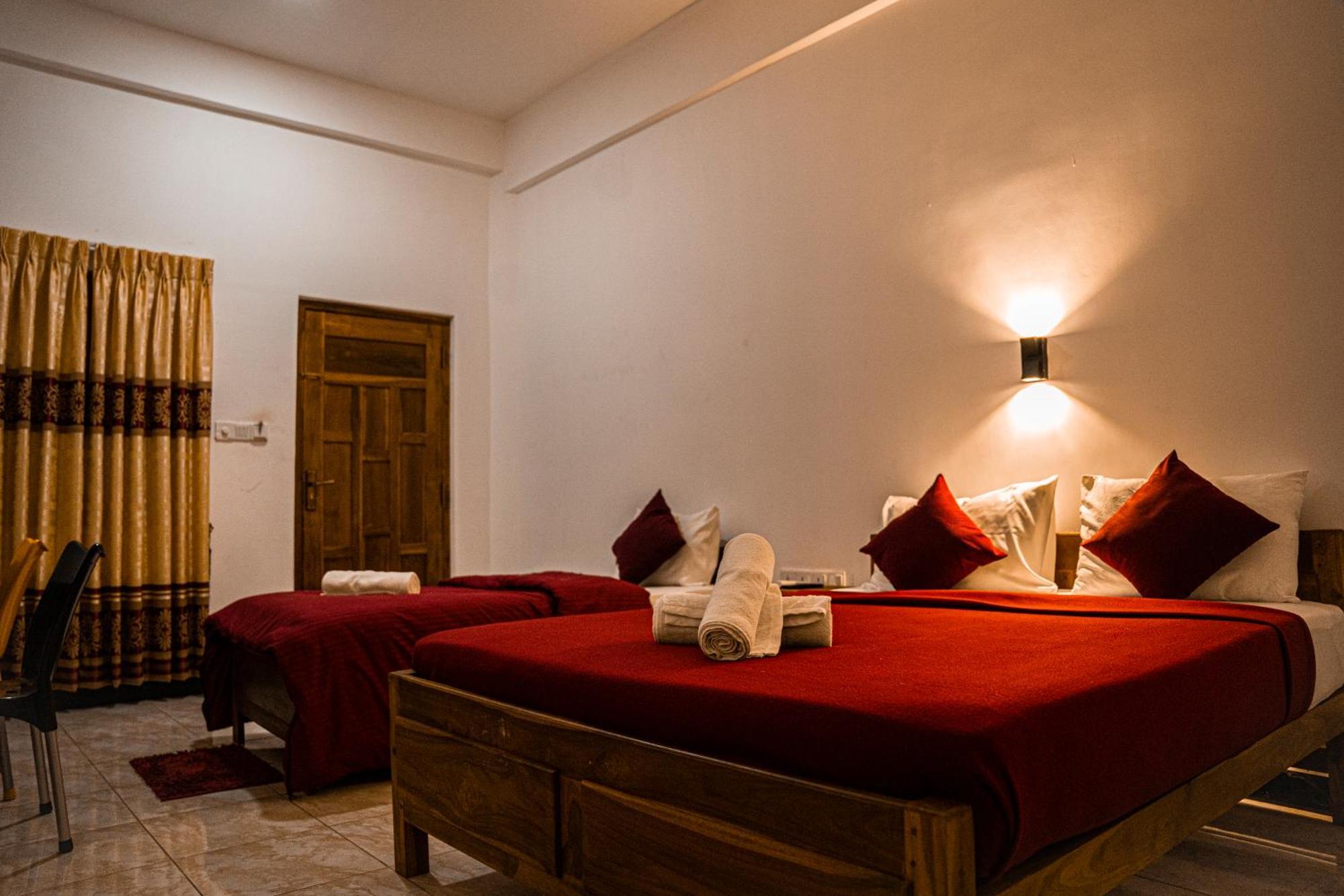 Theevanni Resort ตรินโคมาลี ภายนอก รูปภาพ