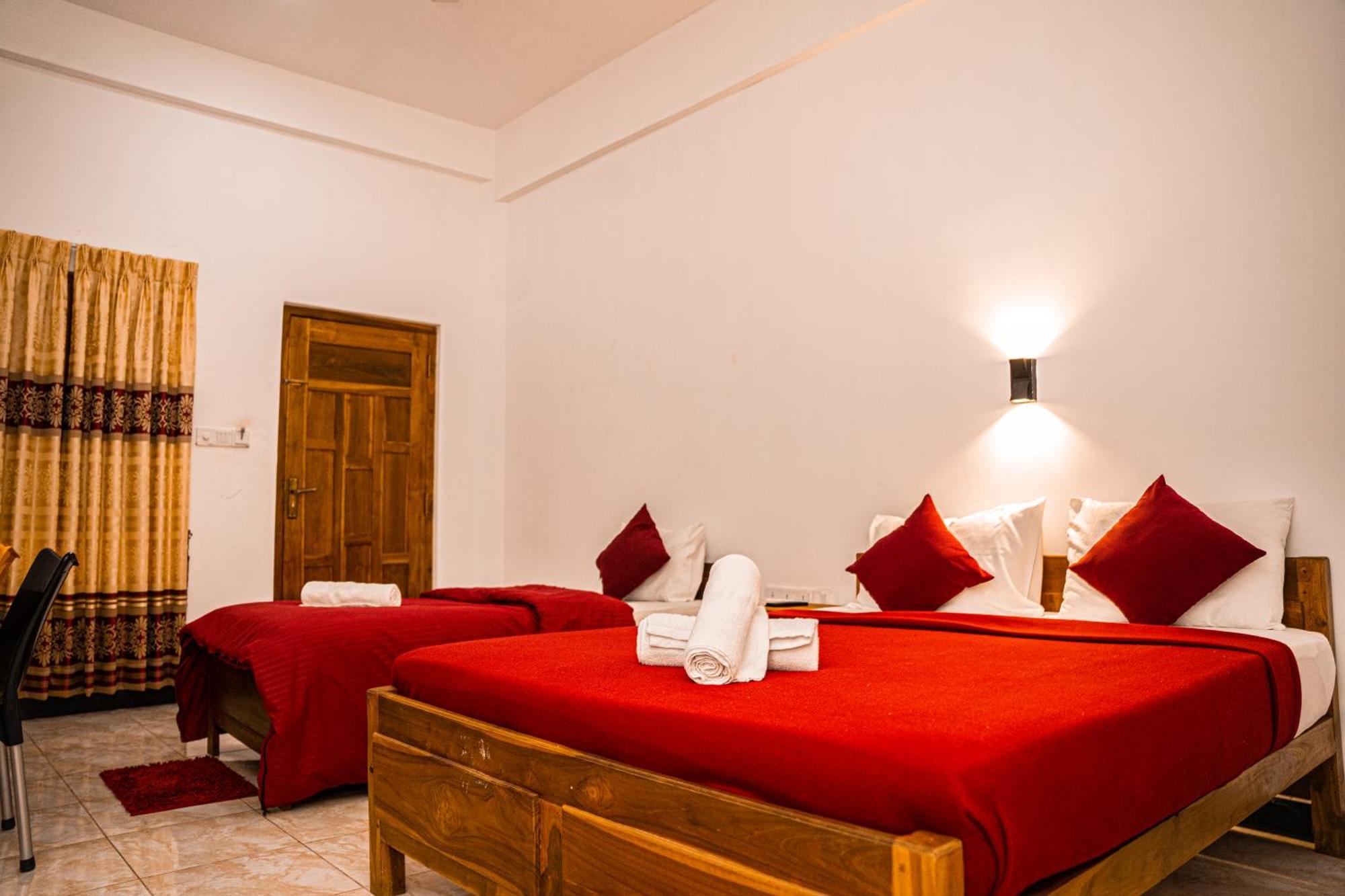 Theevanni Resort ตรินโคมาลี ภายนอก รูปภาพ