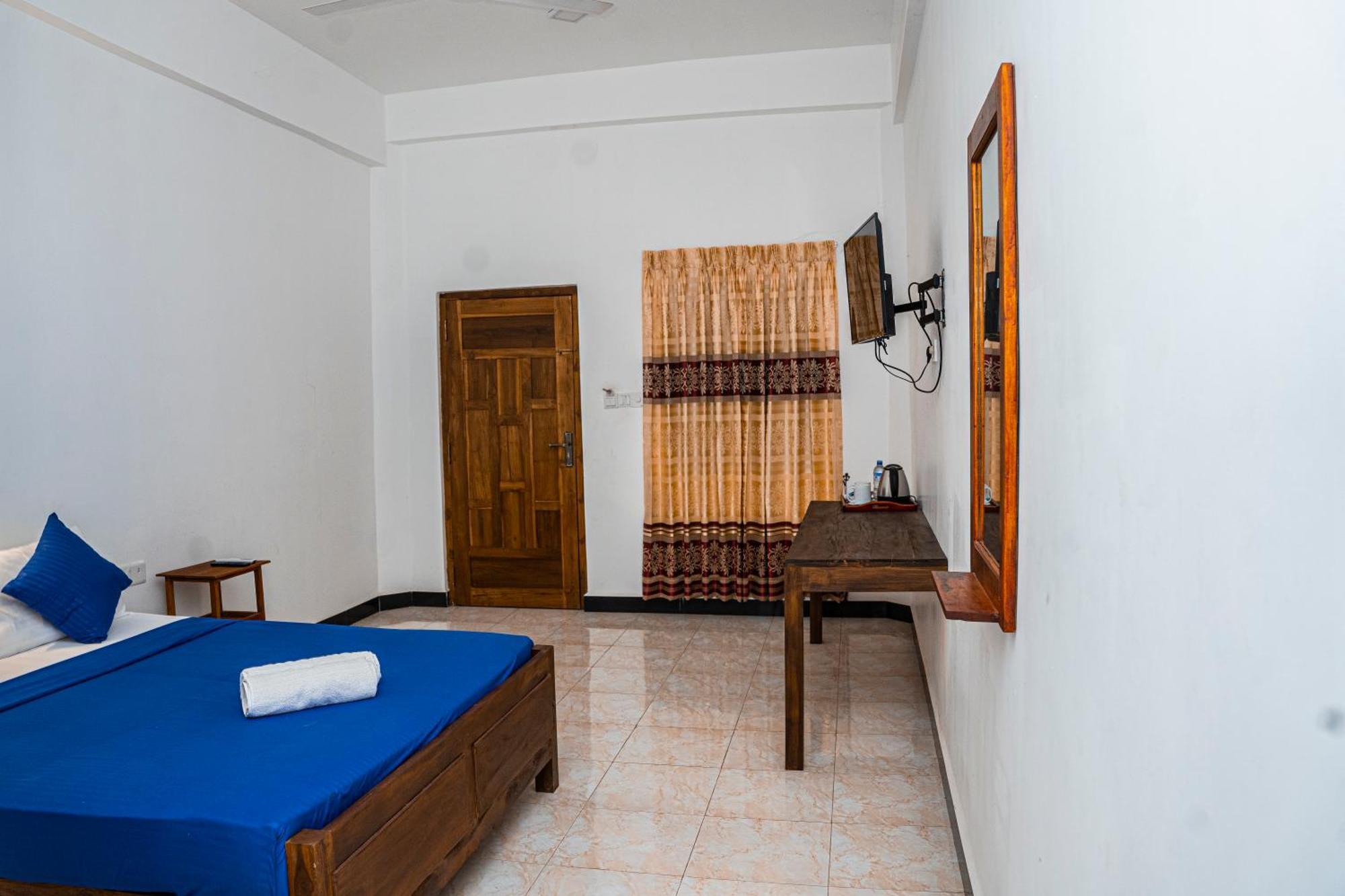 Theevanni Resort ตรินโคมาลี ภายนอก รูปภาพ