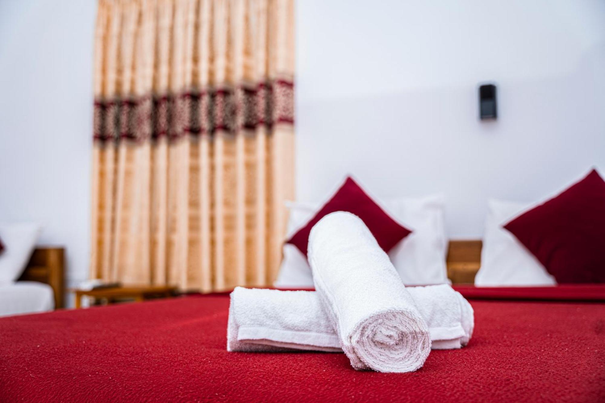 Theevanni Resort ตรินโคมาลี ภายนอก รูปภาพ